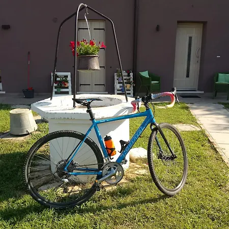 With Free Parking At The Corte Dell'angelo *