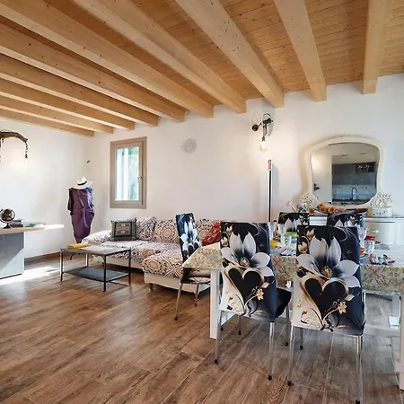 With Free Parking At The Corte Dell'angelo Trivignano